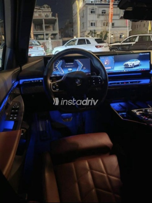 بي ام دبليو 520 2025 أبيض أوتوماتيك مستعملة للبيع في 6 أكتوبر - 5