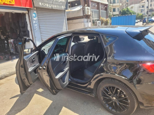 Seat Leon 2020 White Automatic Used for Sale in Greater Cairo ( Cairo + Giza) - 3