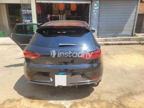 Seat Leon 2020 White Automatic Used for Sale in Greater Cairo ( Cairo + Giza) - 6