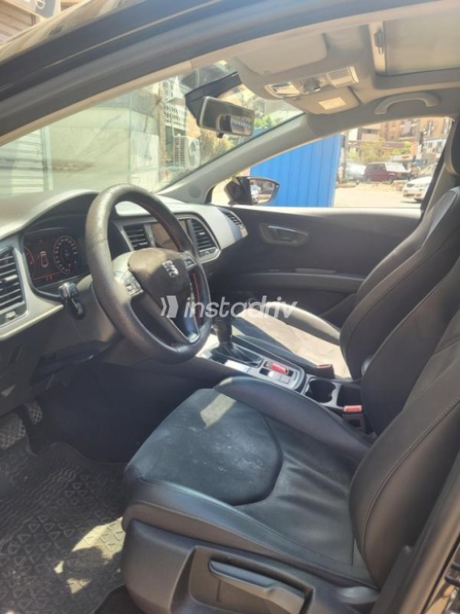Seat Leon 2020 White Automatic Used for Sale in Greater Cairo ( Cairo + Giza) - 8