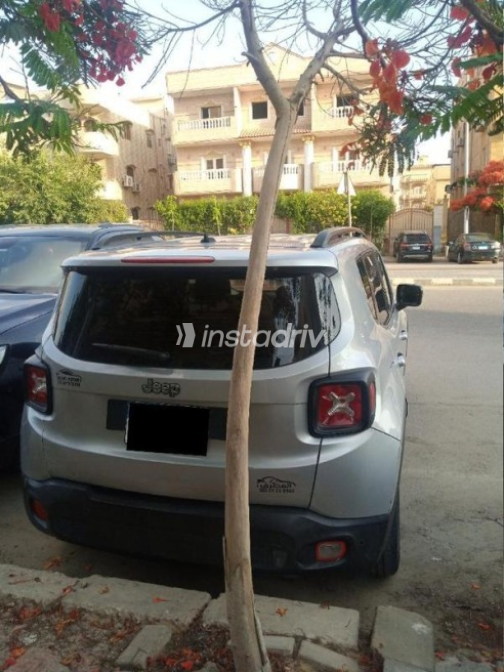 Jeep Renegade 2016 Gray Automatic Used for Sale in Cairo - 7