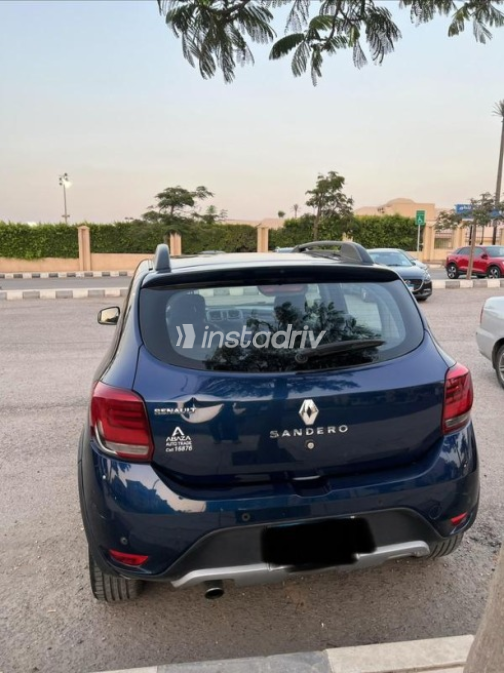 Renault Sandero Step Way 2019 White Automatic Used for Sale in Greater Cairo ( Cairo + Giza) - 4