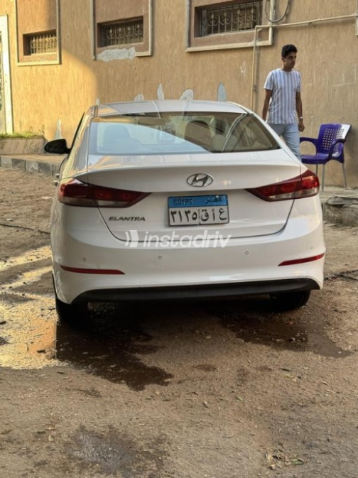 Hyundai Elantra AD 2019 White Automatic Used for Sale in Greater Cairo ( Cairo + Giza) - 5