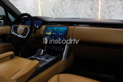 Land Rover Range Rover Vogue 2023 Green Automatic Used for Sale in Heliopolis - 8