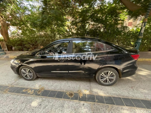 MG 5 2022 White Automatic Used for Sale in Greater Cairo ( Cairo + Giza) - 4