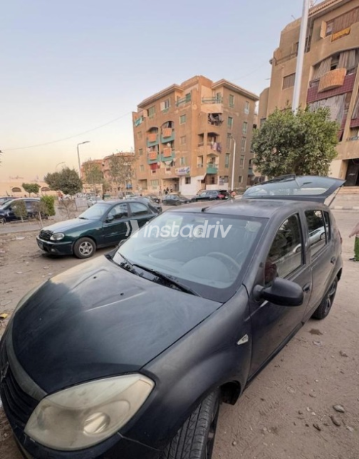 Renault Sandero 2012 Dark Gray Automatic Used for Sale in Shubra al-Khaimah - 1