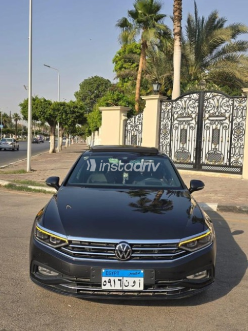 Volkswagen Passat 2021 Gray Automatic Used for Sale in Heliopolis - 1