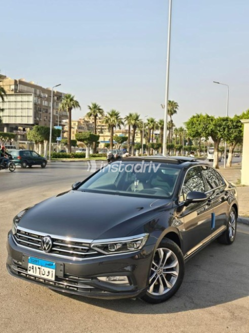 Volkswagen Passat 2021 Gray Automatic Used for Sale in Heliopolis - 6