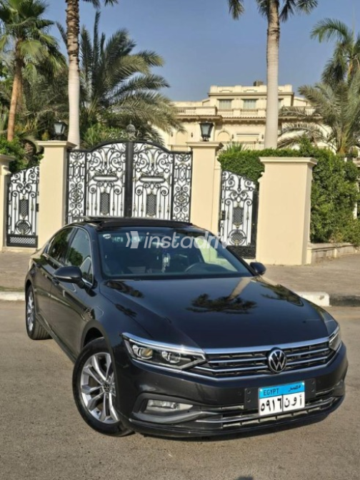 Volkswagen Passat 2021 Gray Automatic Used for Sale in Heliopolis - 9