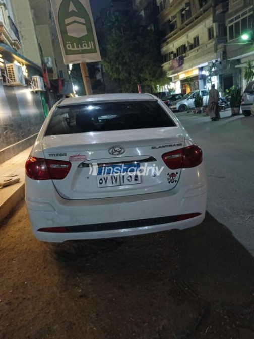 Hyundai Elantra HD 2020 White Automatic Used for Sale in Greater Cairo ( Cairo + Giza) - 2
