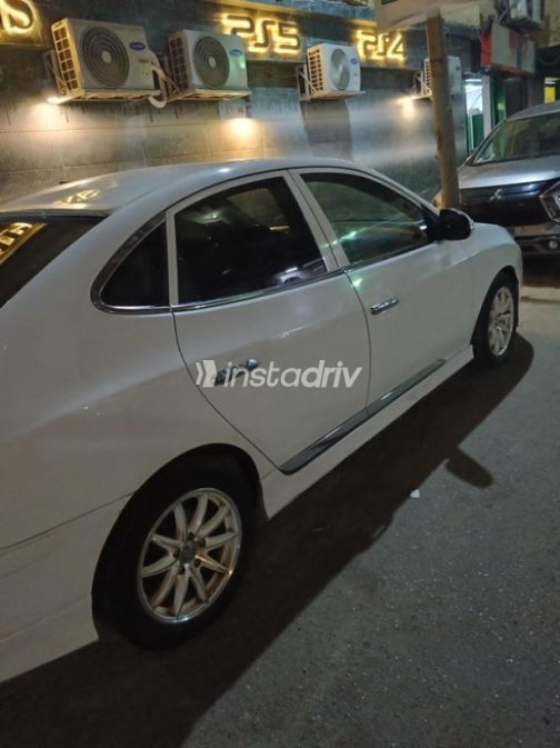 Hyundai Elantra HD 2020 White Automatic Used for Sale in Greater Cairo ( Cairo + Giza) - 3