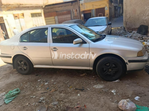 سكودا اوكتافيا A4 1999 فضي أوتوماتيك مستعملة للبيع في دمياط - 4