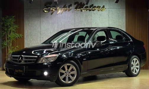 Mercedes C 180 2010 Black Automatic Used for Sale in Cairo - 8