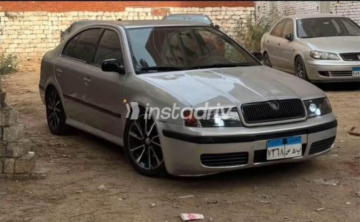 سكودا اوكتافيا A4 2000 فضي أوتوماتيك مستعملة للبيع في الجيزة - 3
