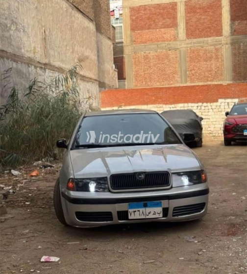 سكودا اوكتافيا A4 2000 فضي أوتوماتيك مستعملة للبيع في الجيزة - 4