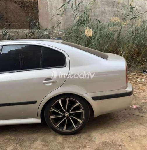 سكودا اوكتافيا A4 2000 فضي أوتوماتيك مستعملة للبيع في الجيزة - 6