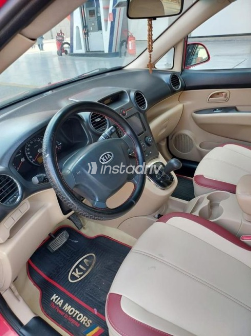 Kia Carens 2012 Red Automatic Used for Sale in Cairo - 7