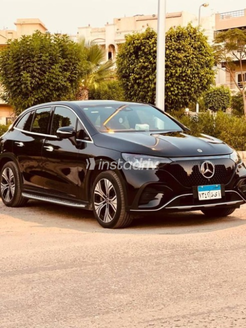 مرسيدس EQE 2024 أسود أوتوماتيك مستعملة للبيع في القاهرة - 1