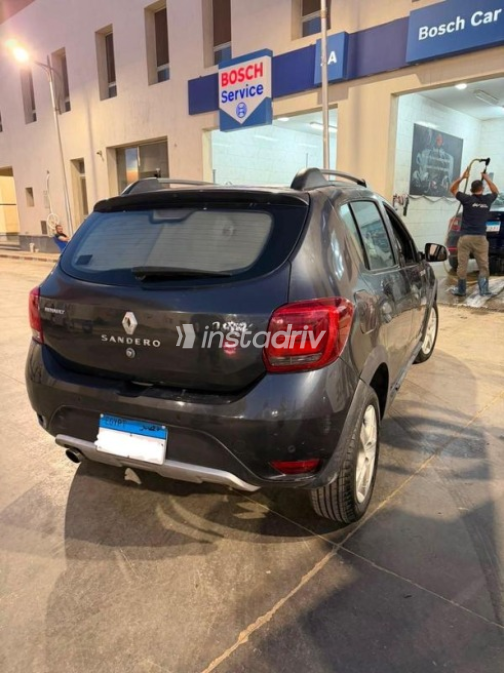 Renault Sandero 2018 Black Automatic Used for Sale in Al Shorouk - 6