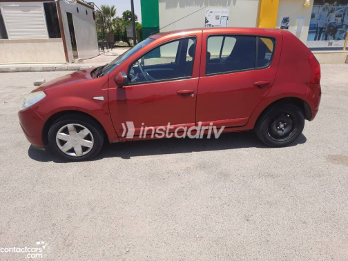 Renault Sandero 2014 White Automatic Used for Sale in Greater Cairo ( Cairo + Giza) - 1