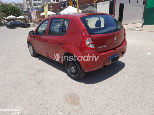 Renault Sandero 2014 White Automatic Used for Sale in Greater Cairo ( Cairo + Giza) - 2