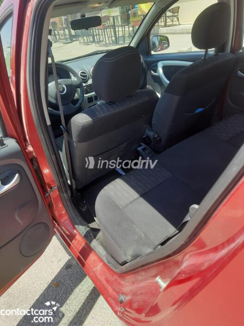 Renault Sandero 2014 White Automatic Used for Sale in Greater Cairo ( Cairo + Giza) - 6