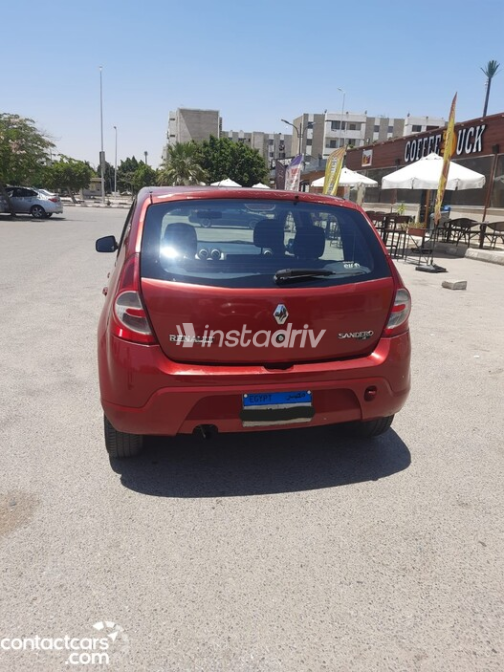 Renault Sandero 2014 White Automatic Used for Sale in Greater Cairo ( Cairo + Giza) - 9