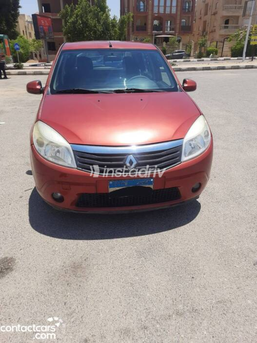 Renault Sandero 2014 White Automatic Used for Sale in Greater Cairo ( Cairo + Giza) - 10