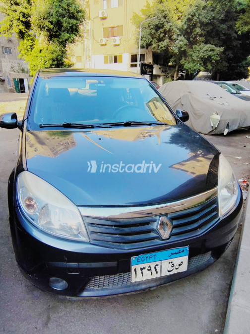 Renault Sandero 2014 Gray Manual Used for Sale in Greater Cairo ( Cairo + Giza) - 2