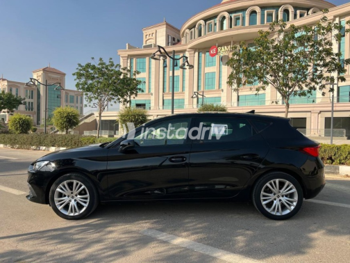 Seat Leon 2024 Black Automatic Used for Sale in Cairo - 3