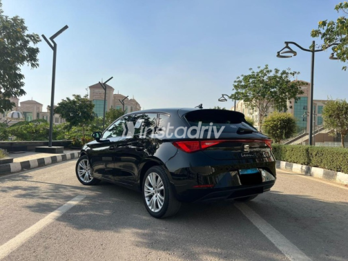 Seat Leon 2024 Black Automatic Used for Sale in Cairo - 7