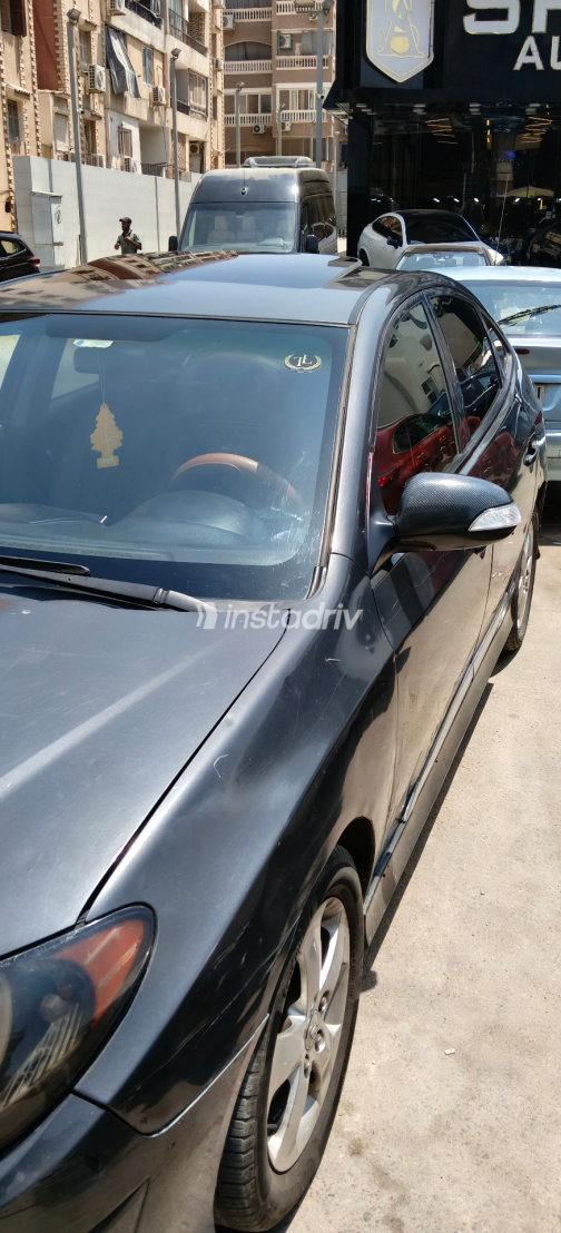 Hyundai Elantra HD 2017 Dark Gray Automatic Used for Sale in Greater Cairo ( Cairo + Giza) - 9