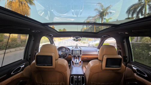 Porsche Cayenne S 2011 Black Automatic Used for Sale in Greater Cairo ( Cairo + Giza) - 2