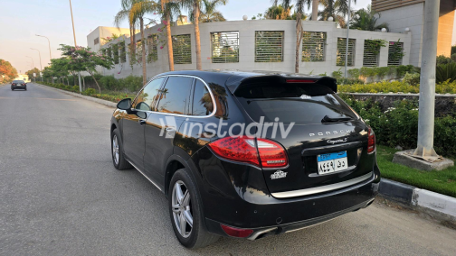 Porsche Cayenne S 2011 Black Automatic Used for Sale in Greater Cairo ( Cairo + Giza) - 6