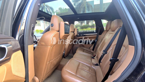 Porsche Cayenne S 2011 Black Automatic Used for Sale in Greater Cairo ( Cairo + Giza) - 10