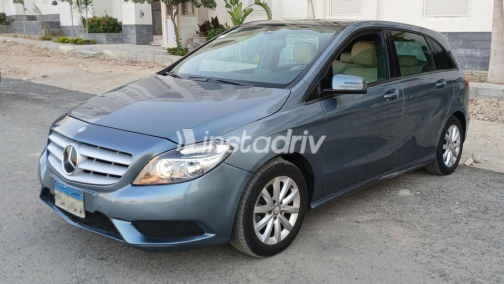 مرسيدس B 200 2013 أزرق غامق أوتوماتيك مستعملة للبيع في شيراتون - 3