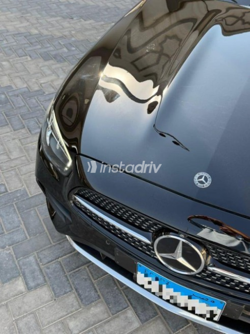 Mercedes E 200 2021 Black Automatic Used for Sale in Cairo - 3