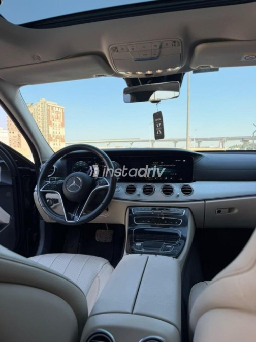 Mercedes E 200 2021 Black Automatic Used for Sale in Cairo - 4