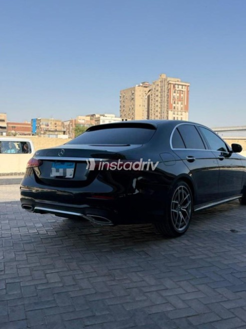 Mercedes E 200 2021 Black Automatic Used for Sale in Cairo - 5