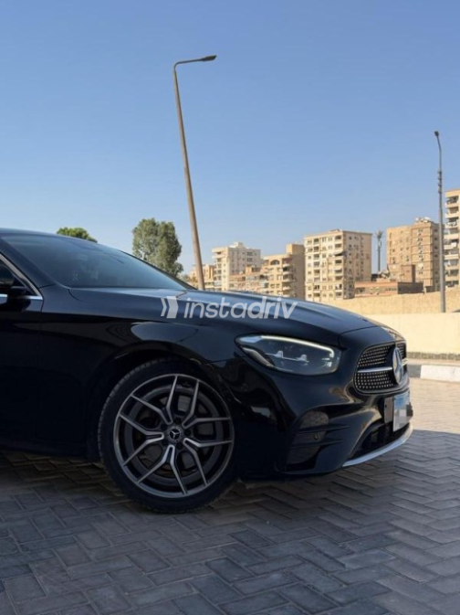 Mercedes E 200 2021 Black Automatic Used for Sale in Cairo - 6