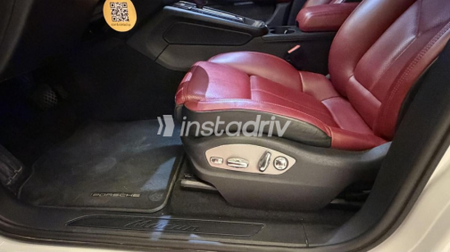 Porsche Macan 2022 White Automatic Used for Sale in Cairo - 7
