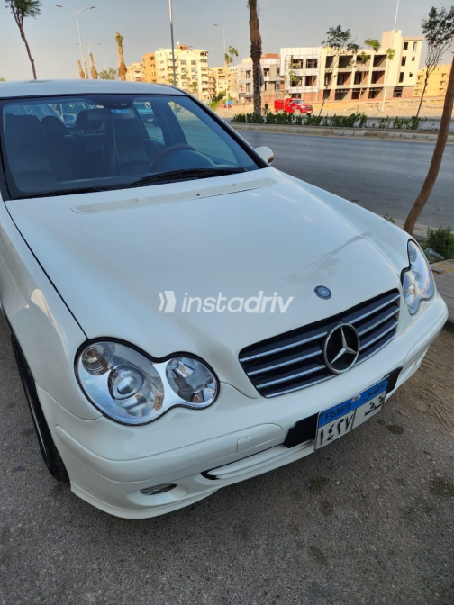 Mercedes C 180 2002 White Automatic Used for Sale in Greater Cairo ( Cairo + Giza) - 4