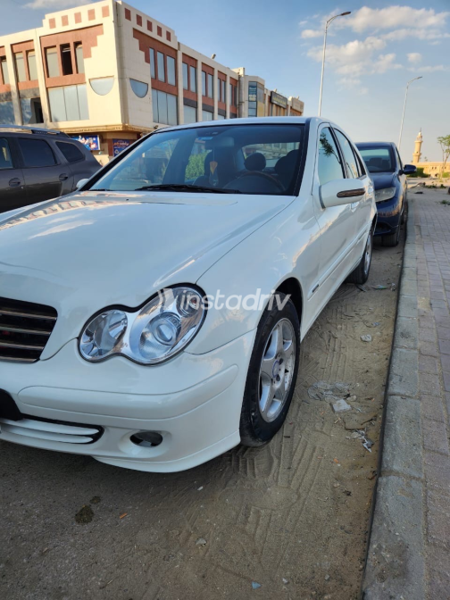 Mercedes C 180 2002 White Automatic Used for Sale in Greater Cairo ( Cairo + Giza) - 5
