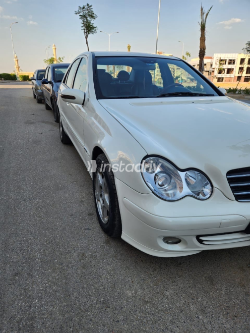 Mercedes C 180 2002 White Automatic Used for Sale in Greater Cairo ( Cairo + Giza) - 6
