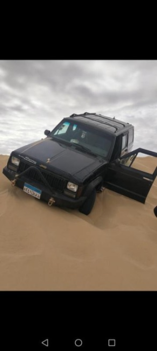 جيب شيروكي 1996 أسود أوتوماتيك مستعملة للبيع في المرج