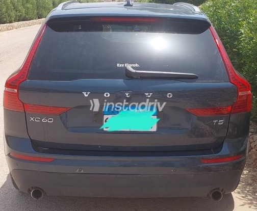 فولفو XC60 2021 أبيض أوتوماتيك مستعملة للبيع في القاهرة الكبرى ( القاهرة - الجيزة) - 2