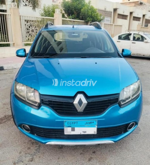 Renault Sandero Step Way 2017 Dark Blue Automatic Used for Sale in Nasr city - 3