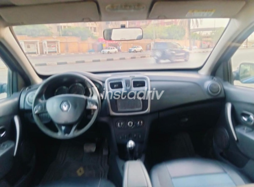 Renault Sandero Step Way 2017 Dark Blue Automatic Used for Sale in Nasr city - 10