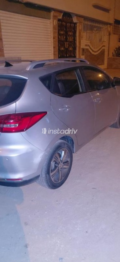 جاك S2 2024 أبيض أوتوماتيك مستعملة للبيع في القاهرة الكبرى ( القاهرة - الجيزة) - 3