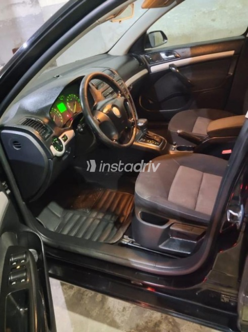 سكودا اوكتافيا A5 2009 أسود أوتوماتيك مستعملة للبيع في المحلة - 3